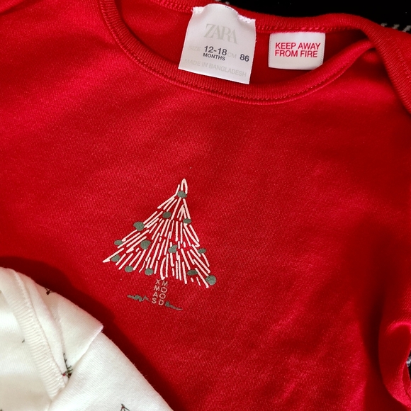 ♥️♥️♥️3 For $20♥️♥️♥️ZARA long sleeve holiday bodysuits🌲 - Picture 2 of 6